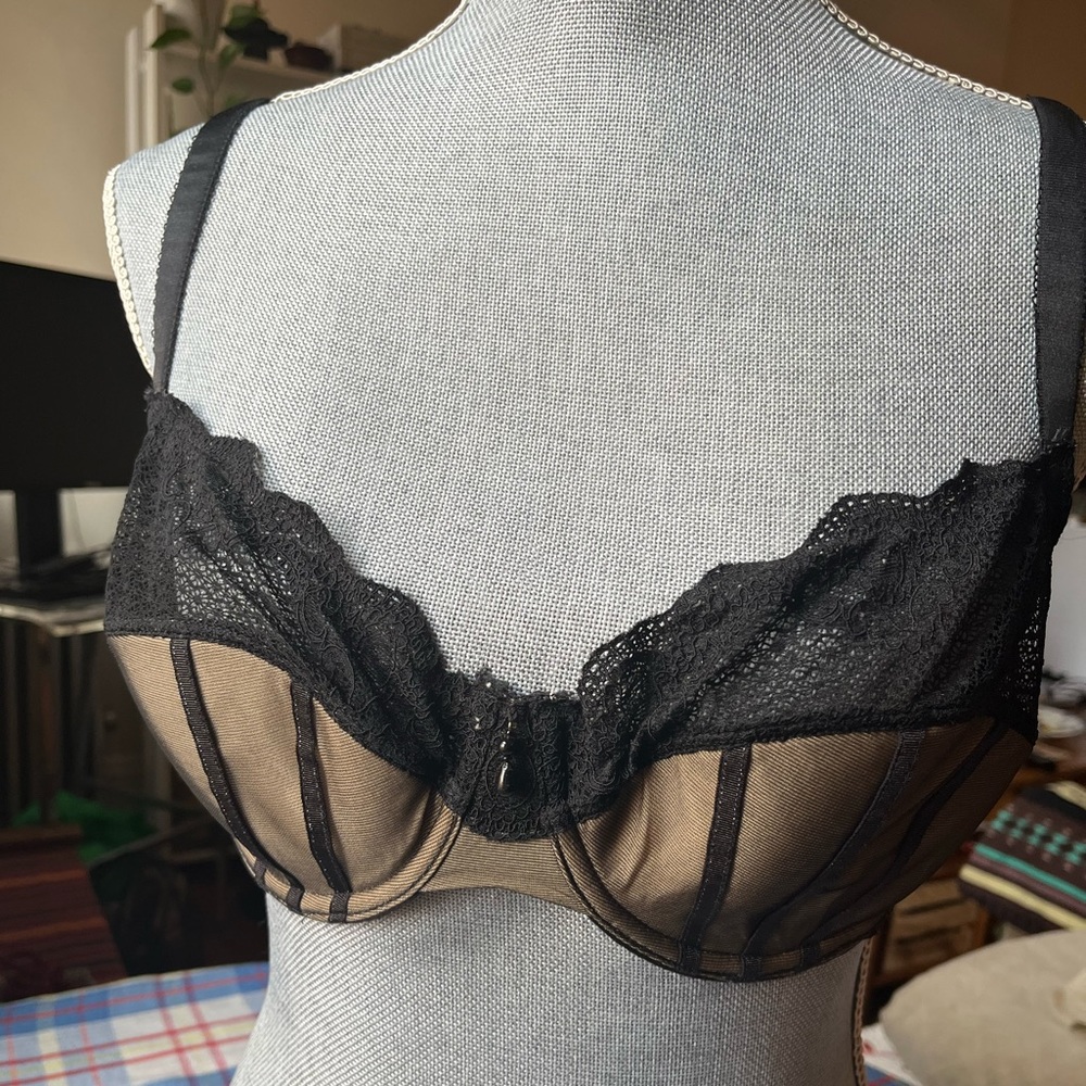 Lace and lightly padded Elle Macpherson bra 36DD